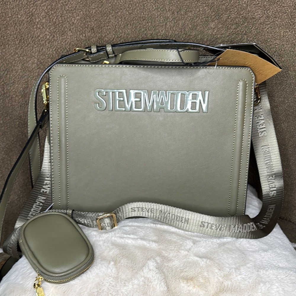 Steve Madden Bevelyn Bag in Olive